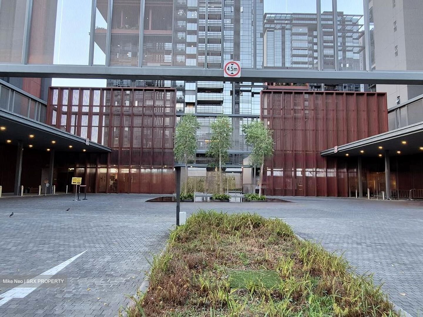 Shunfu Ville (Enbloc) (D20), Shop House #456904761